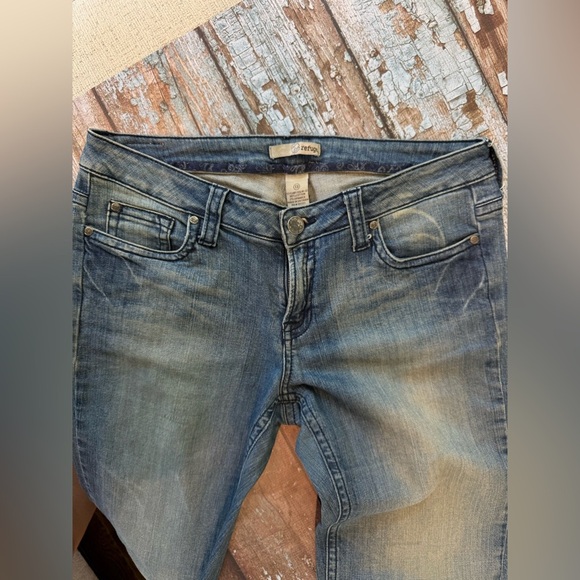 Refuge  Blue Jeans - Picture 7 of 7